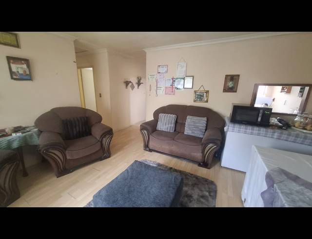 3 BEDROOM FREEHOLD FOR SALE IN WESTRIDGE